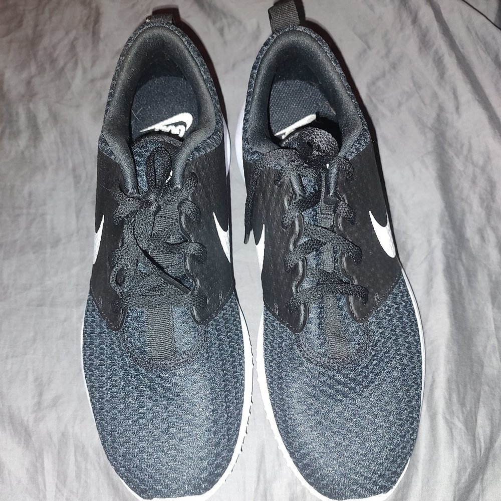 Sale! Nike Golf Women's Shoes Size 10 Brand New Without Tags.